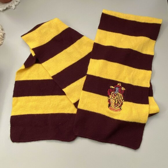 Gryffindor Harry Potter Red and Gold Knit Scarf - Picture 1 of 4